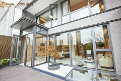 社区内部还规划有核心园林、儿童逛乐区、老年